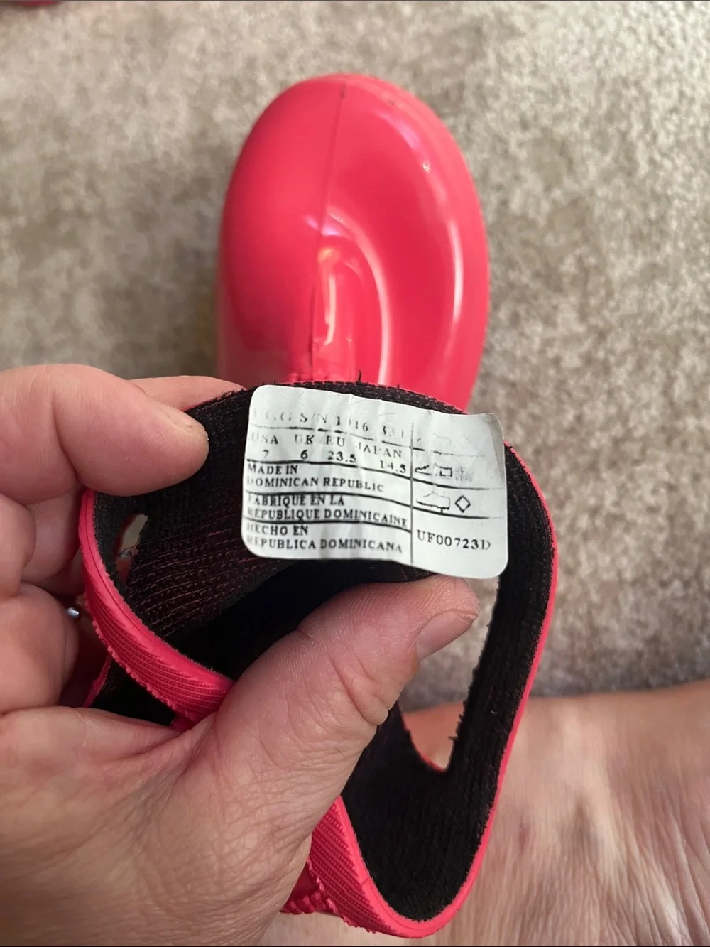 Uggs little Kids Waterproof pink Rain Boots size 7